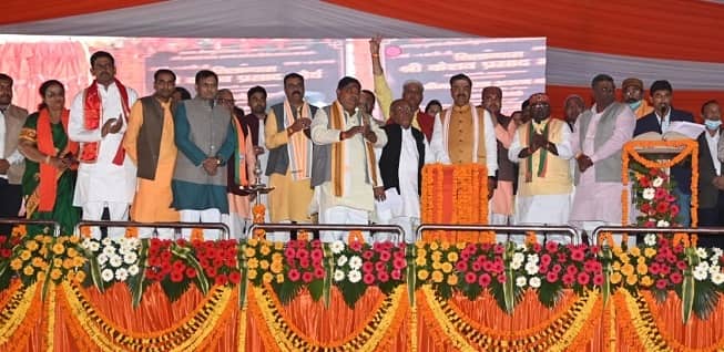 उप मुख्यमंत्री उ0प्र0 सरकार श्री केशव प्रसाद मौर्य जी ने जनपद सीतापुर में लोक निर्माण विभाग एवं सेतु निगम की विभिन्न परियोजनाओं का लोकार्पण एवं शिलान्यास किया