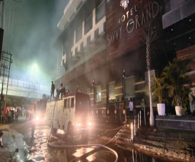 होटल सेवी ग्रैंड में लगी भीषण आग