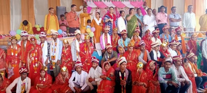 आयोजित हुआ मुख्यमंत्री सामूहिक विवाह, 27 जोड़ों ने एक साथ जीवन भर रहने का लिया संकल्प
