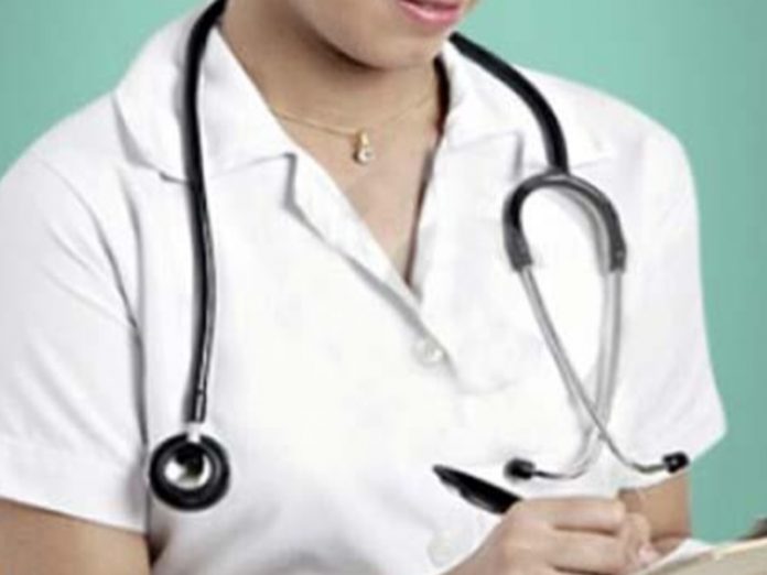 UP News : सभी जिलों में नर्सों का तबादला निरस्त, 14 सीएमओ को नोटिस