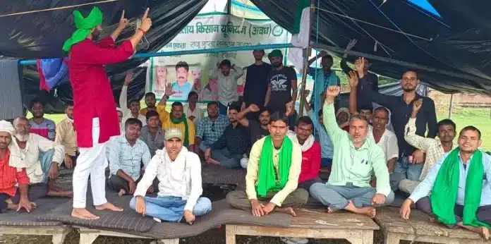 Hardoi News: नहर विभाग के जेई के खिलाफ गरजे किसान, फर्जी भुगतान का लगाया आरोप
