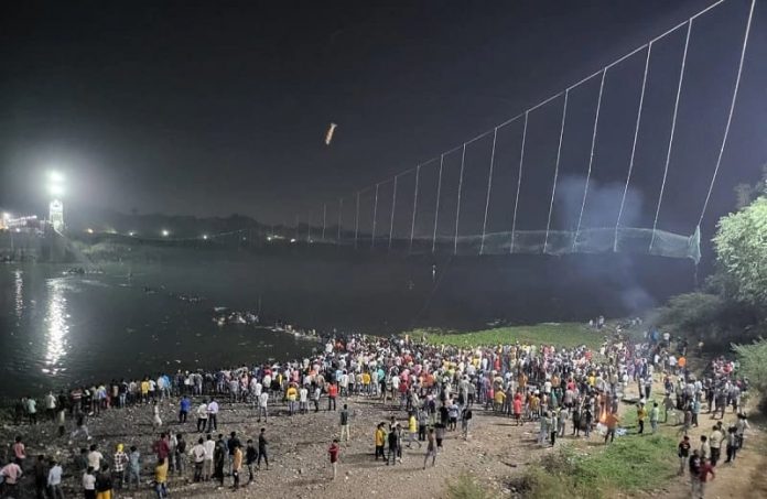 मोरबी ब्रिज हादसा: अब 141 लोगों की हुई मौत, 177 लोगों को किया गया रेस्क्यू