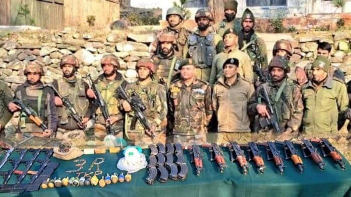 जम्मू-कश्मीर के उरी में बड़ी आतंकी साजिश नाकाम, 8 AK-74, 14 ग्रेनेड, 48 मैगजीन बरामद