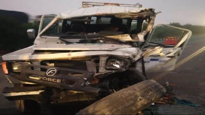 भीषण हादसा: जयपुर हाईवे पर ट्रक से टकराई कार, 4 बरातियों की मौत
