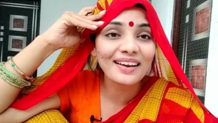 'यूपी में का बा' की सिंगर नेहा सिंह राठौर