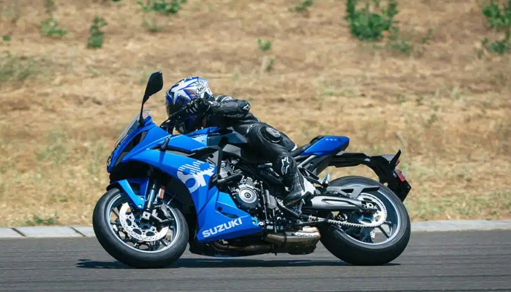 SUZUKI GSX 8R 1 1024x585 1